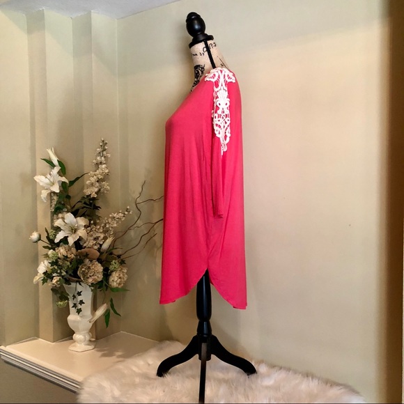Pink quarter length sleeve dress w/ lace shoulders - Picture 4 of 5